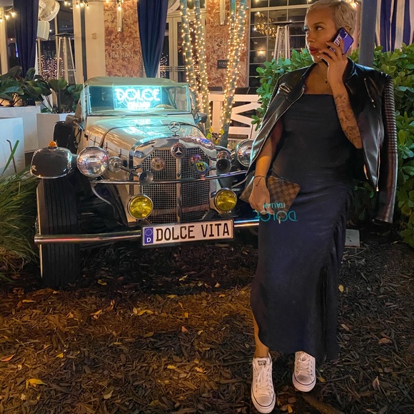 Meet your Posher, Rosa - Picture 3 of 5